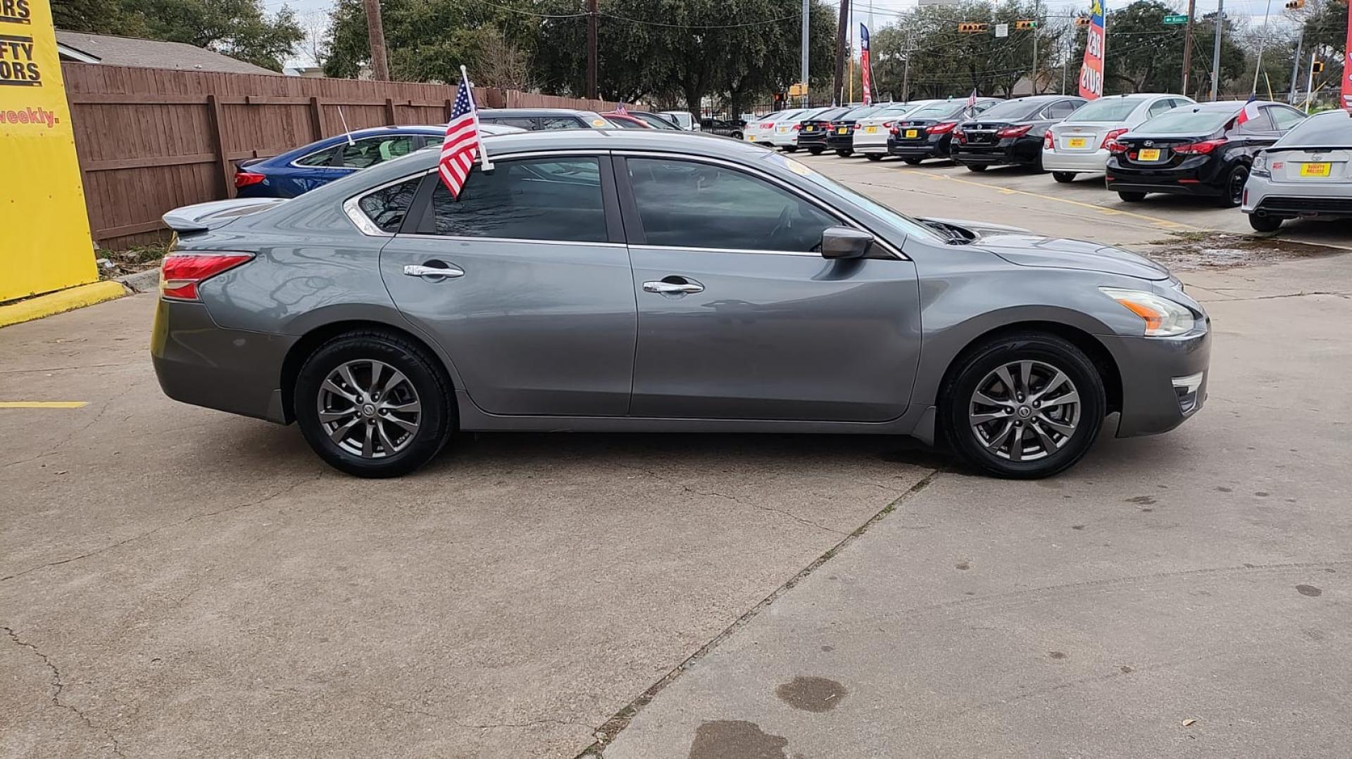 2015 Nissan Altima (1N4AL3AP6FN) , located at 16710 Clay Rd., Houston, TX, 77084, (281) 859-7900, 29.834864, -95.656166 - Photo#1